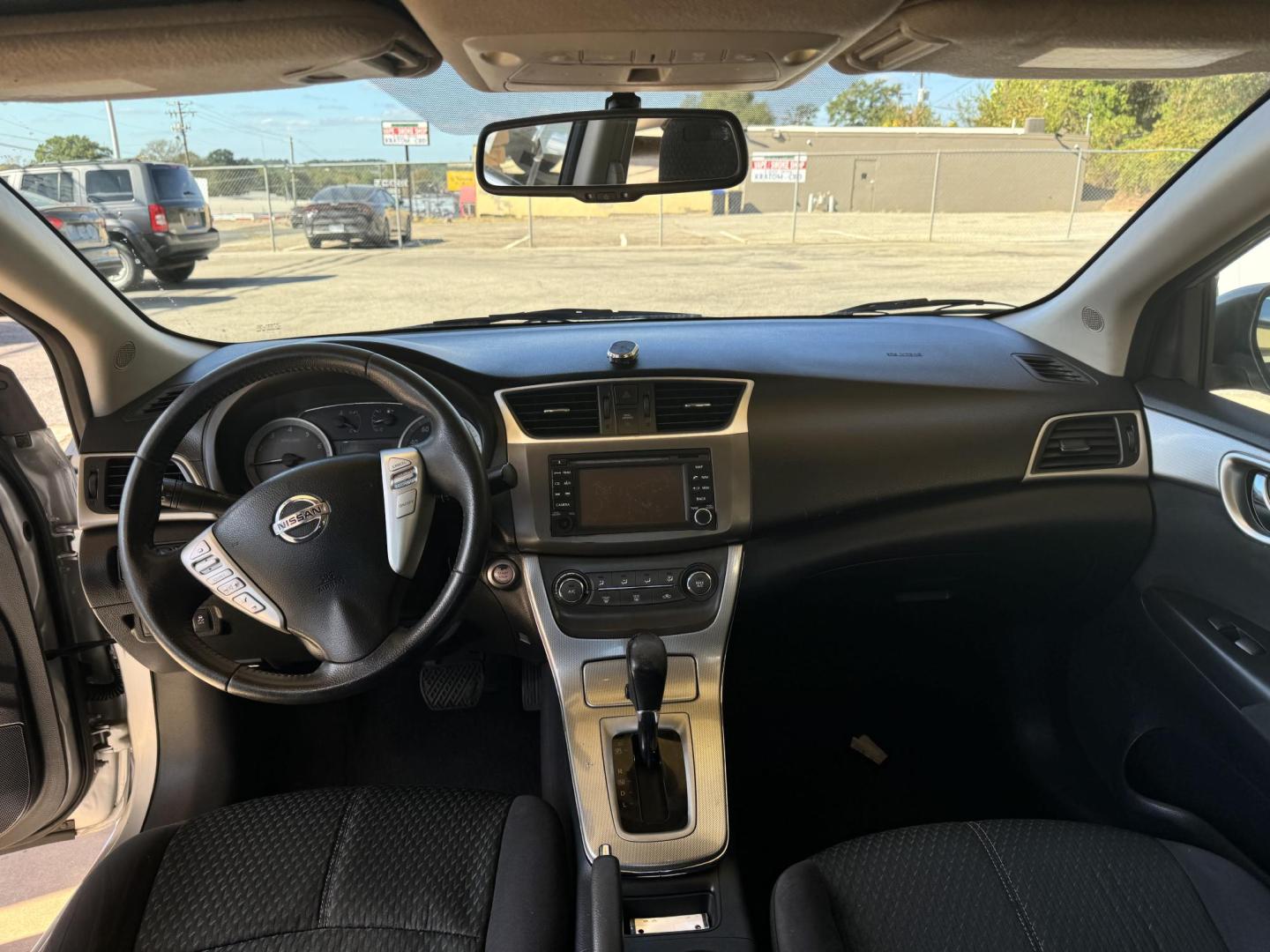 2013 SILVER Nissan Sentra S 6MT (3N1AB7AP4DL) with an 2.0L L4 DOHC 16V engine, 6-Speed Manual transmission, located at 307 West Marshall Avenue, Longview, TX, 75601, (903) 753-3091, 32.500828, -94.742577 - Photo#5