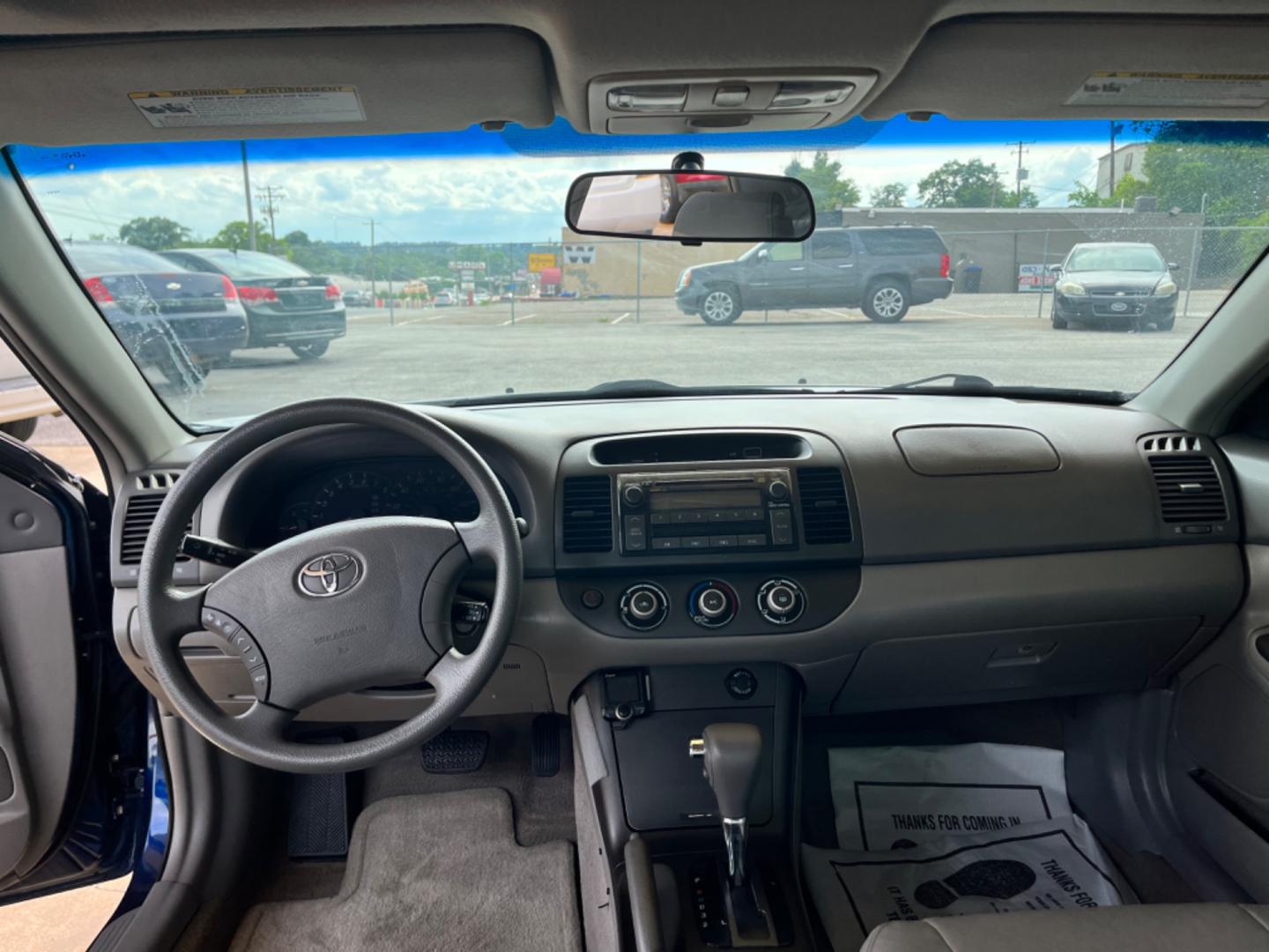 2005 BLUE Toyota Camry LE (4T1BE32K35U) with an 2.4L L4 DOHC 16V engine, located at 307 West Marshall Avenue, Longview, TX, 75601, (903) 753-3091, 32.500828, -94.742577 - Photo#5