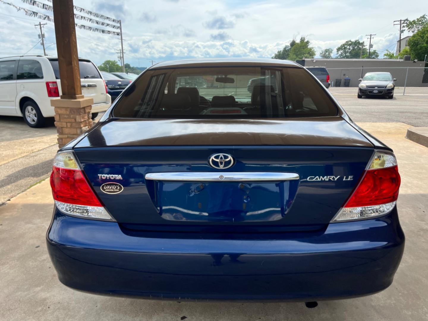 2005 BLUE Toyota Camry LE (4T1BE32K35U) with an 2.4L L4 DOHC 16V engine, located at 307 West Marshall Avenue, Longview, TX, 75601, (903) 753-3091, 32.500828, -94.742577 - Photo#6