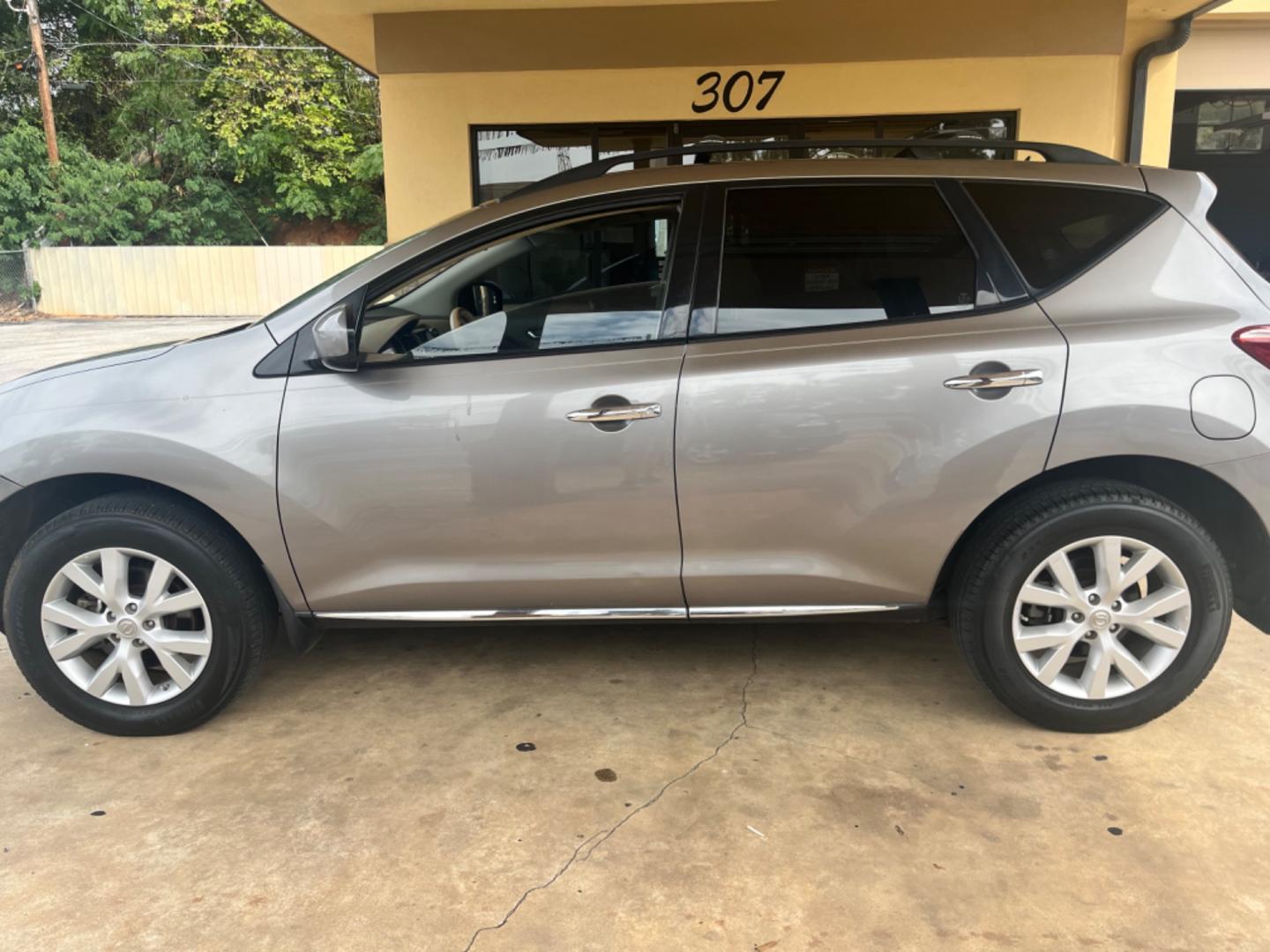 2012 GRAY Nissan Murano SV (JN8AZ1MU1CW) with an 3.5L V6 DOHC 24V engine, Continuously Variable Transmission transmission, located at 307 West Marshall Avenue, Longview, TX, 75601, (903) 753-3091, 32.500828, -94.742577 - Photo#1