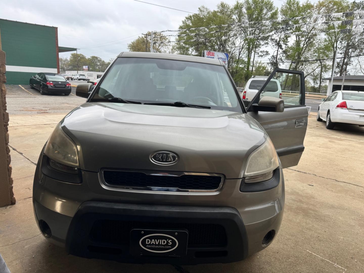 2010 GREEN Kia Soul (KNDJT2A21A7) , located at 307 West Marshall Avenue, Longview, TX, 75601, (903) 753-3091, 32.500828, -94.742577 - Photo#1