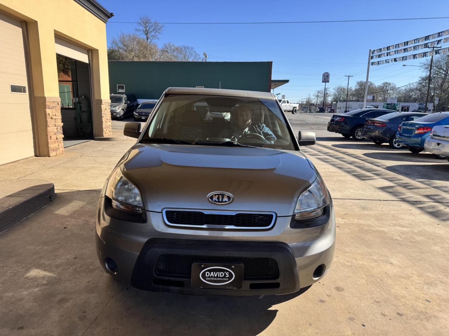 2010 GREEN Kia Soul (KNDJT2A21A7) , located at 307 West Marshall Avenue, Longview, TX, 75601, (903) 753-3091, 32.500828, -94.742577 - Photo#6