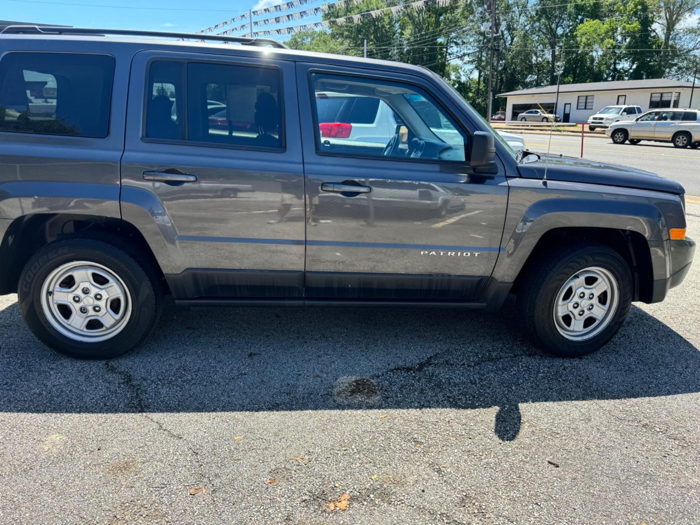 2015 Jeep Patriot Sport 2WD (1C4NJPBA2FD) with an 2.0L L4 DOHC 16V engine, located at 307 West Marshall Avenue, Longview, TX, 75601, (903) 753-3091, 32.500828, -94.742577 - Photo#1