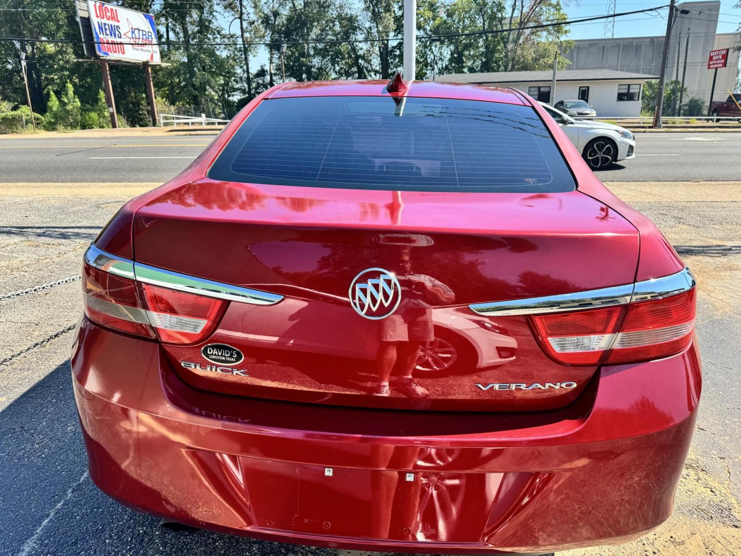 2015 RED Buick Verano Base (1G4PP5SK1F4) with an 2.4L L4 DOHC 16V FFV engine, 6-Speed Automatic transmission, located at 307 West Marshall Avenue, Longview, TX, 75601, (903) 753-3091, 32.500828, -94.742577 - Photo#3