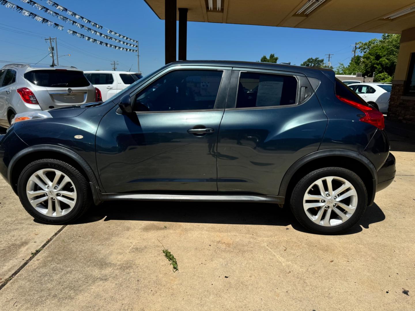 2014 BLUE Nissan Juke S FWD (JN8AF5MR6ET) with an 1.6L L4 DOHC 16V engine, Continuously Variable Transmission transmission, located at 307 West Marshall Avenue, Longview, TX, 75601, (903) 753-3091, 32.500828, -94.742577 - Photo#1