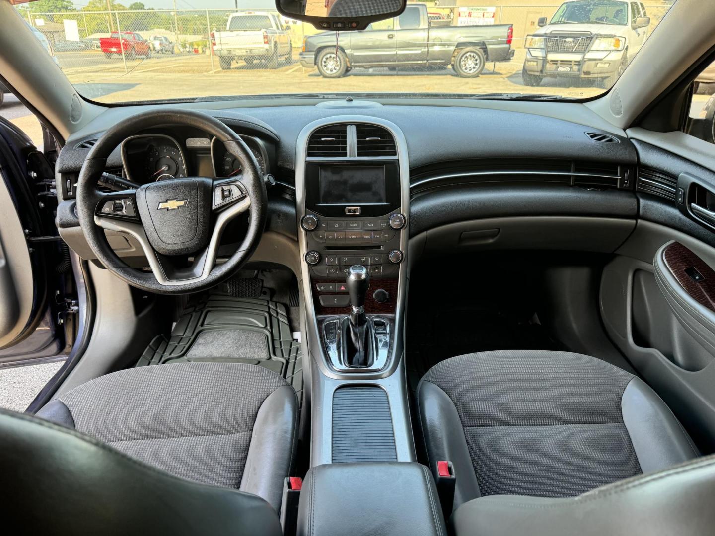 2013 Chevrolet Malibu 1LT (1G11C5SA2DF) with an 2.5L L4 DOHC 16V engine, 6-Speed Automatic transmission, located at 307 West Marshall Avenue, Longview, TX, 75601, (903) 753-3091, 32.500828, -94.742577 - Photo#5