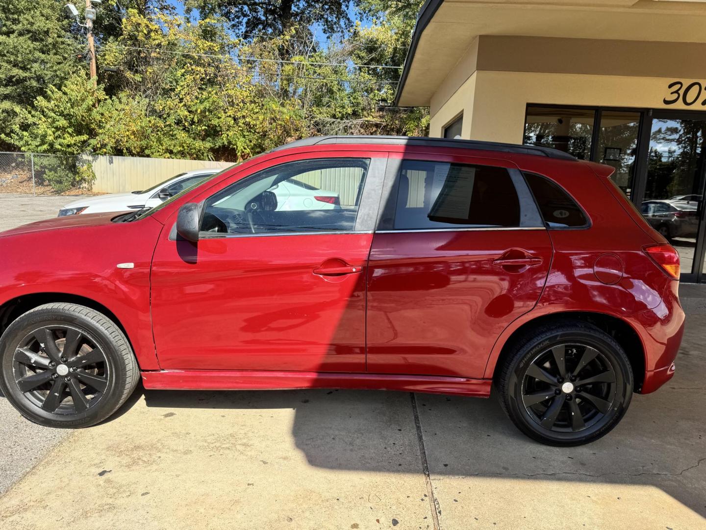 2014 MAROON Mitsubishi Outlander Sport SE 2WD (4A4AP4AU6EE) with an 2.0L L4 DOHC 16V engine, Continuously Variable Transmission transmission, located at 307 West Marshall Avenue, Longview, TX, 75601, (903) 753-3091, 32.500828, -94.742577 - Photo#3