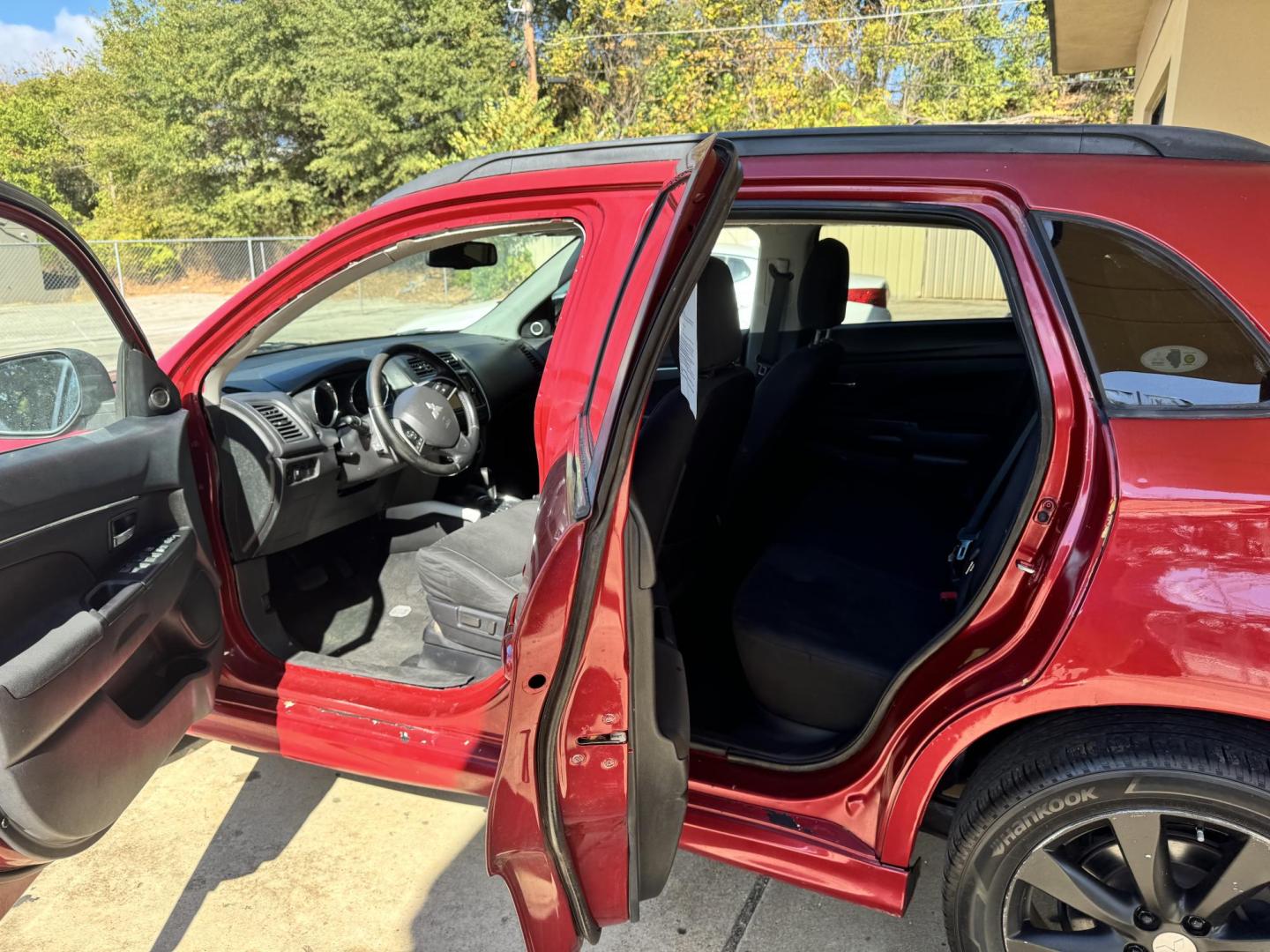 2014 MAROON Mitsubishi Outlander Sport SE 2WD (4A4AP4AU6EE) with an 2.0L L4 DOHC 16V engine, Continuously Variable Transmission transmission, located at 307 West Marshall Avenue, Longview, TX, 75601, (903) 753-3091, 32.500828, -94.742577 - Photo#5