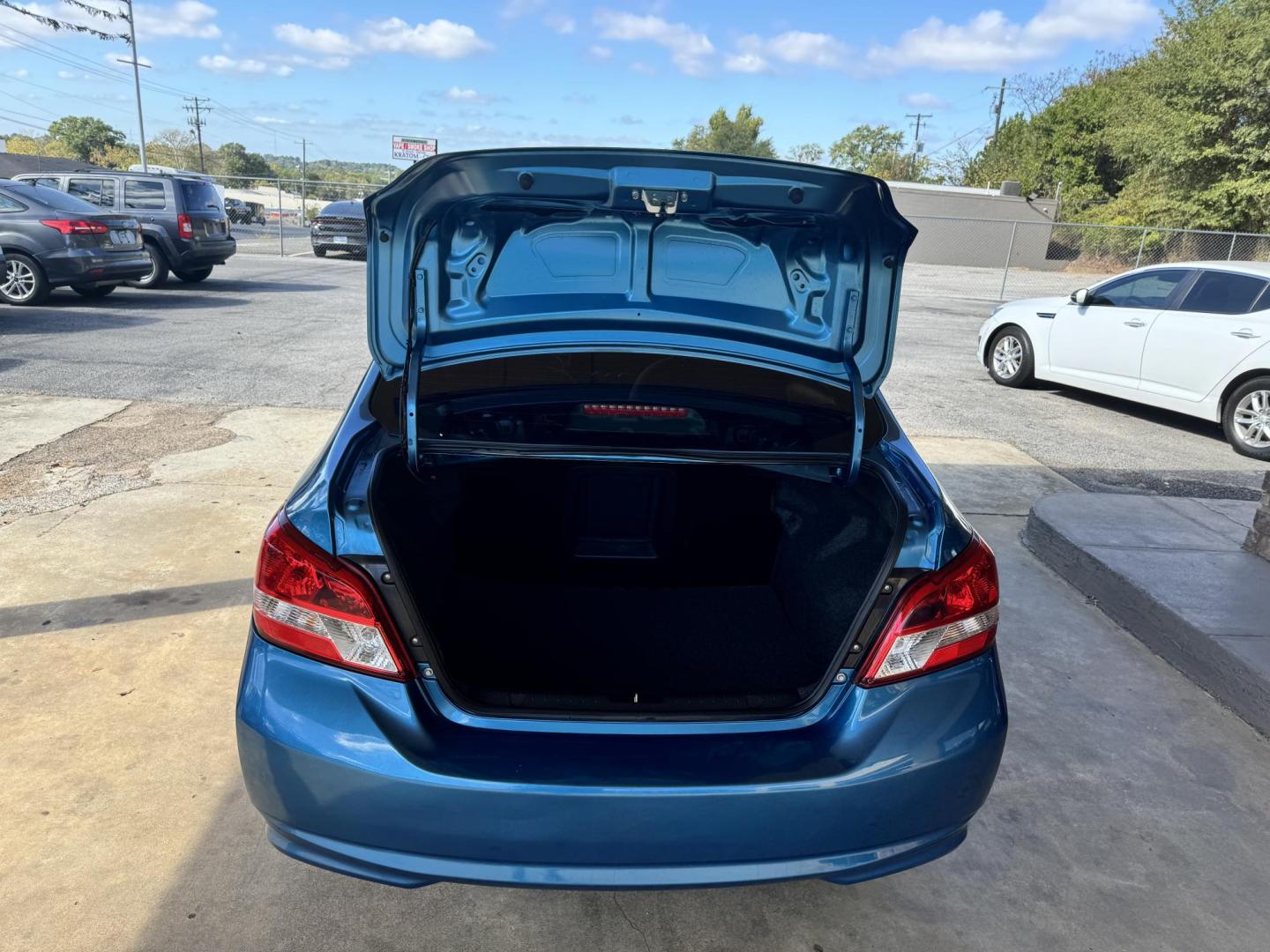 2019 BLUE Mitsubishi Mirage G4 ES 5M (ML32F3FJ6KH) with an 1.2L L3 DOHC engine, 5M transmission, located at 307 West Marshall Avenue, Longview, TX, 75601, (903) 753-3091, 32.500828, -94.742577 - Photo#5