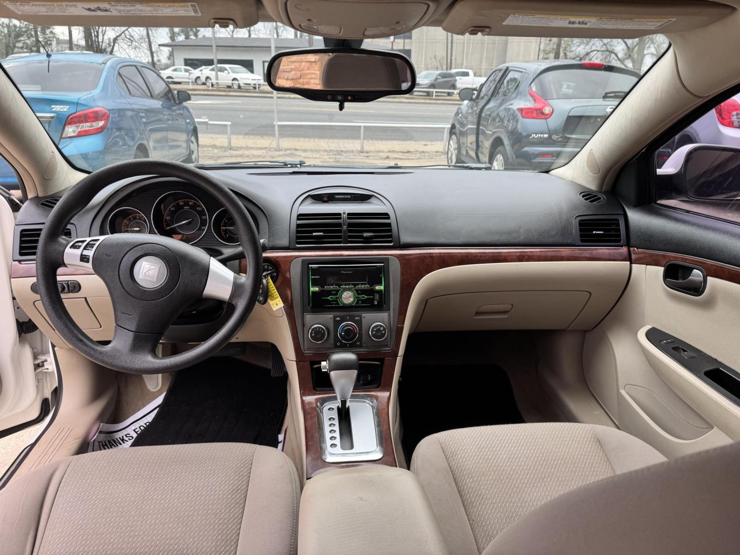 2007 White Saturn Aura XE (1G8ZS57N37F) with an 3.5L V6 12V OHV engine, 4-Speed Automatic Overdrive transmission, located at 307 West Marshall Avenue, Longview, TX, 75601, (903) 753-3091, 32.500828, -94.742577 - Photo#6