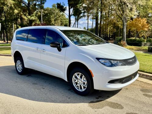 2025 Chrysler Voyager LX