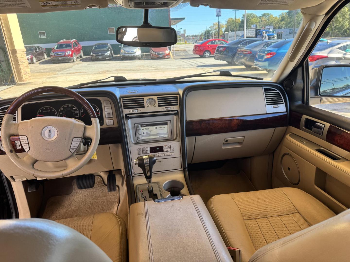 2005 Gray Lincoln Navigator Luxury 2WD (5LMFU27515L) with an 5.4L V8 SOHC 24V engine, 6-Speed Automatic Overdrive transmission, located at 307 West Marshall Avenue, Longview, TX, 75601, (903) 753-3091, 32.500828, -94.742577 - Photo#6