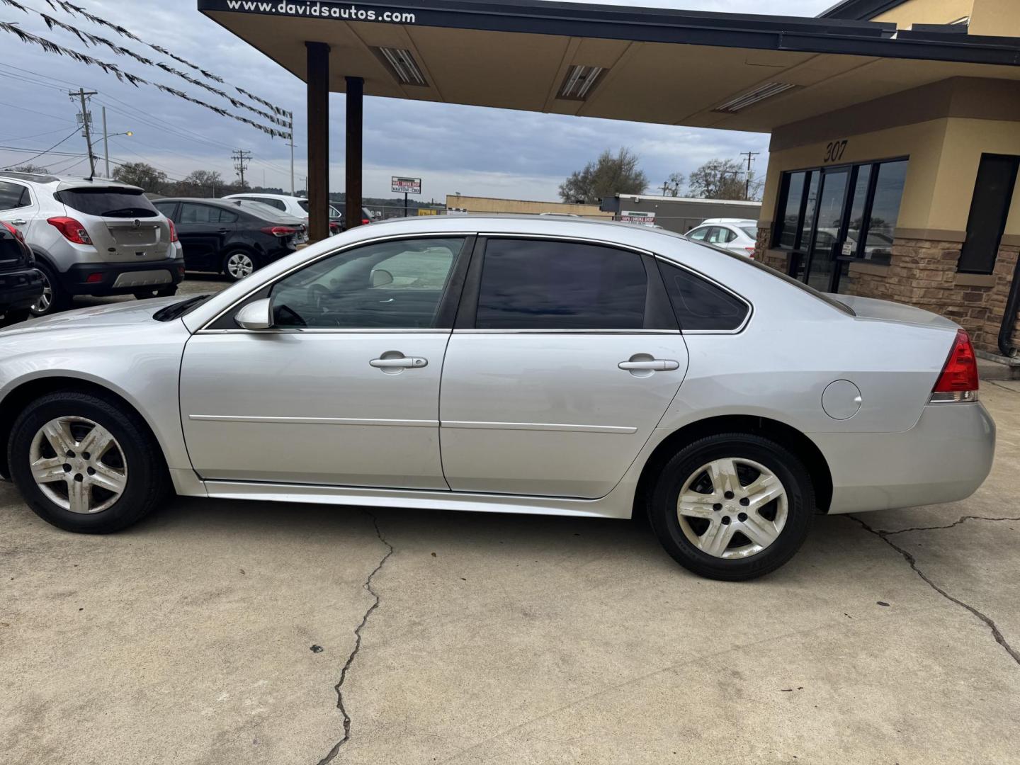 2011 SILVER Chevrolet Impala LS (2G1WF5EK5B1) with an 3.5L V6 OHV 16V FFV engine, 4-Speed Automatic transmission, located at 307 West Marshall Avenue, Longview, TX, 75601, (903) 753-3091, 32.500828, -94.742577 - Photo#2